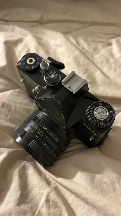Cámara analógica Zenit EM con lente Helios - miniatura 2