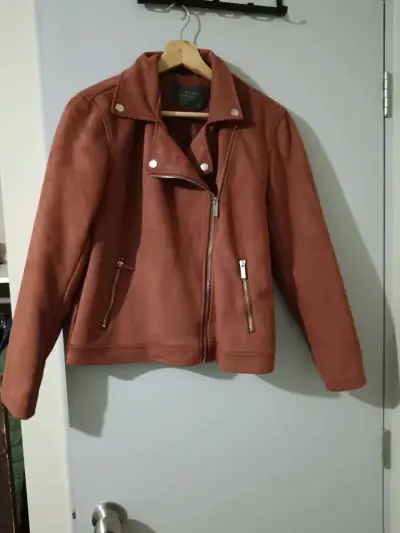 Chaqueta de mujer color terracota con cierre - miniatura 1