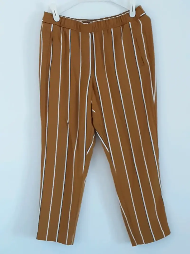 Pantalones a rayas marrones para mujer