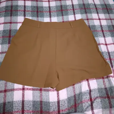 Shorts de mujer color camel - miniatura 2