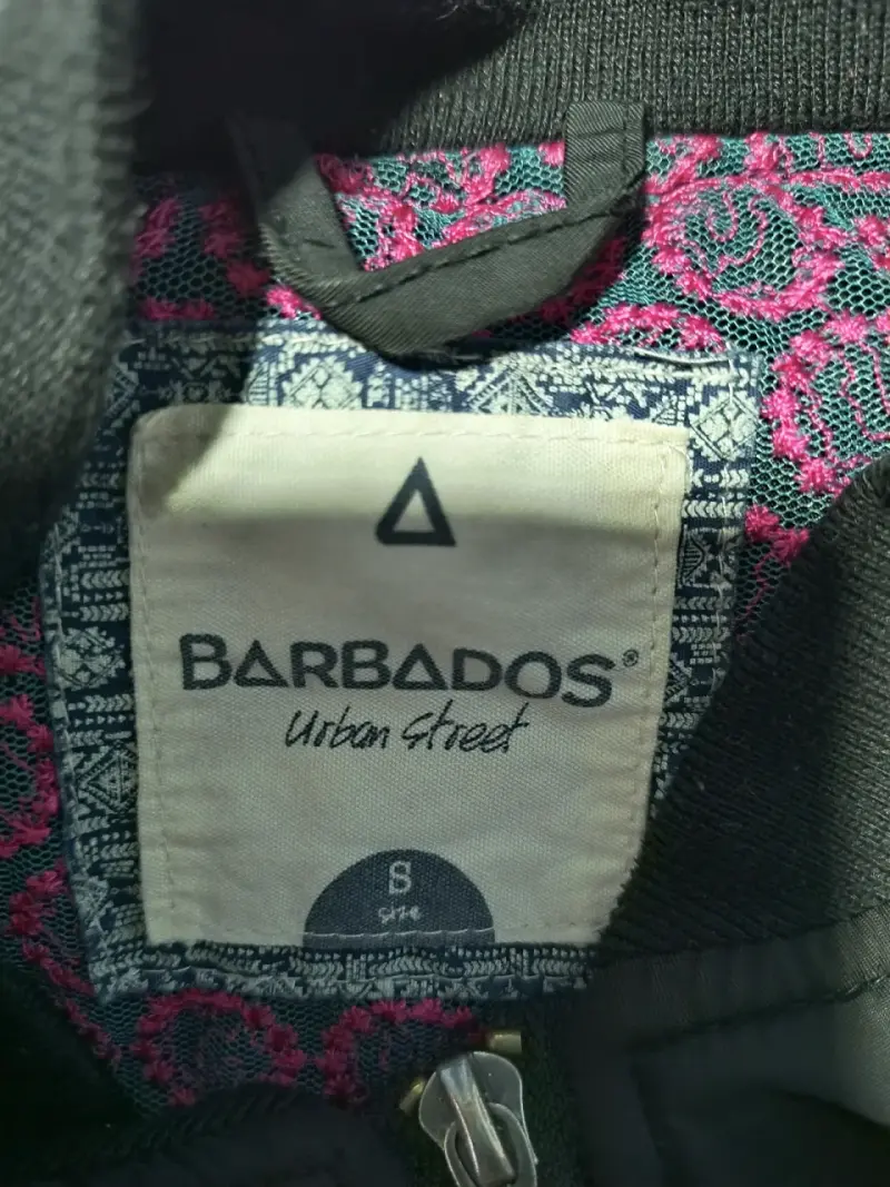 Chaqueta bomber negra con diseño colorido Barbados - 4