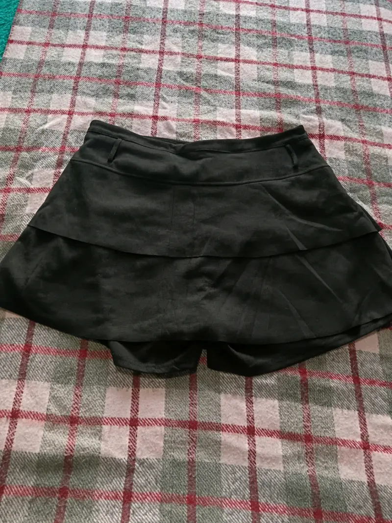 Shorts falda negra para mujer - 1