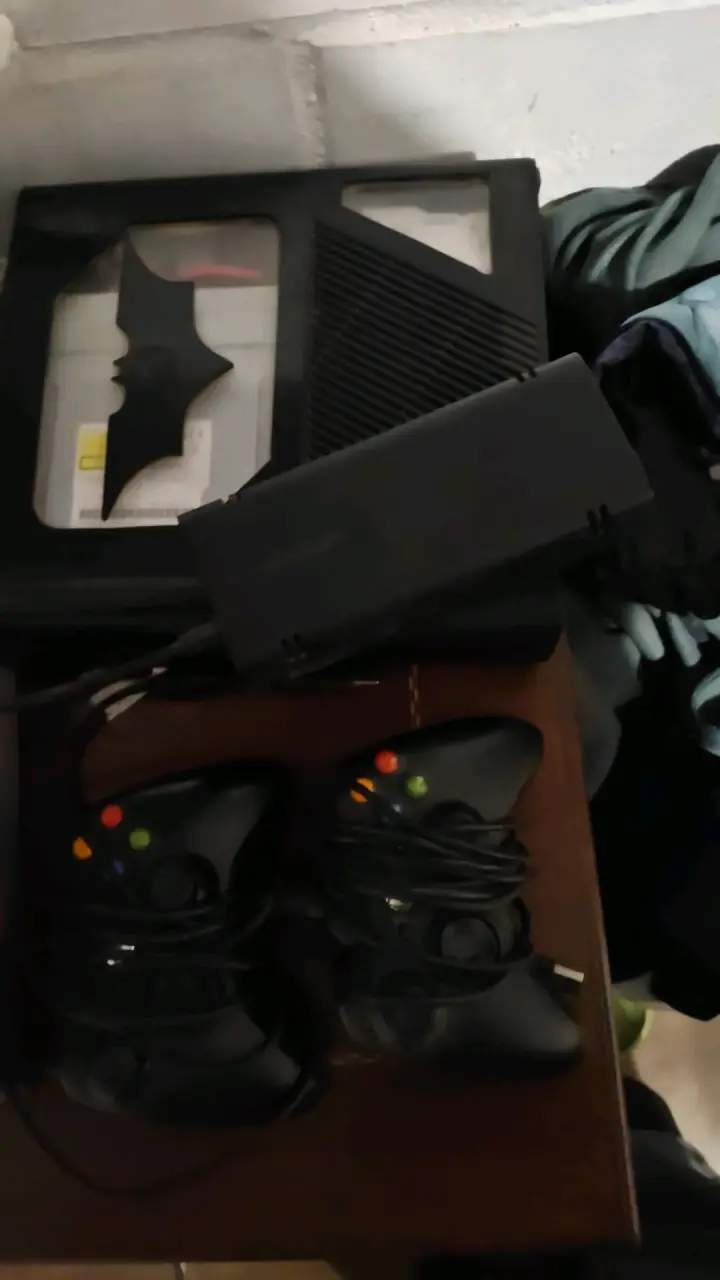 Consola Xbox 360 con accesorios y juegos - 3