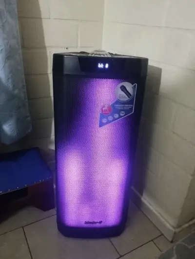 Parlante portátil Master-G con luces LED - miniatura 2