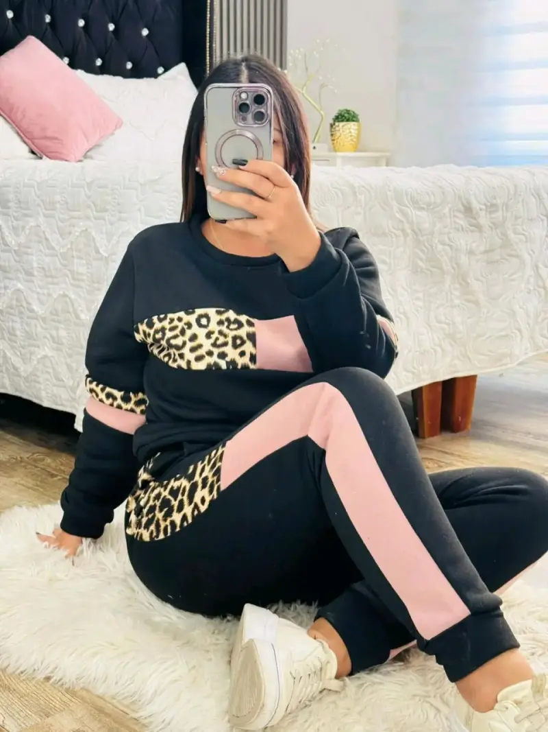 Buzo de mujer con detalle animal print - 2