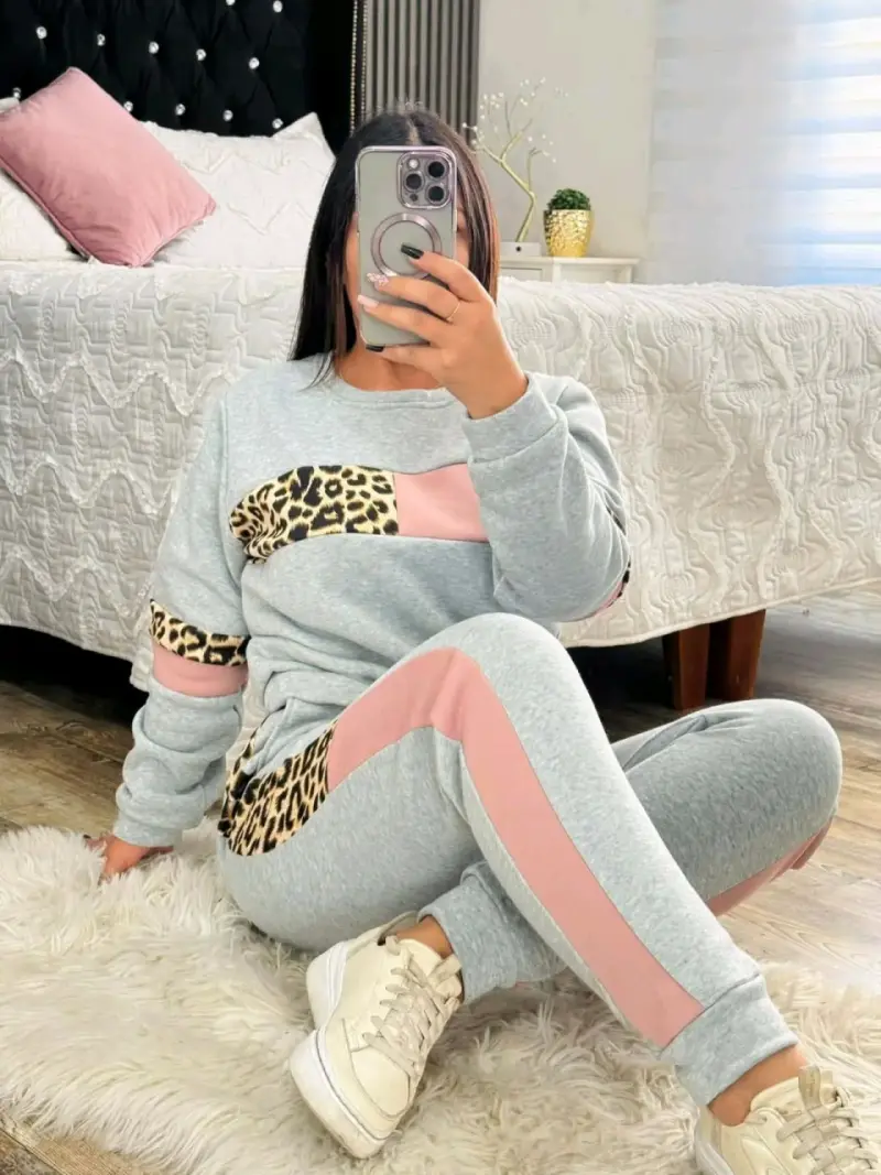 Buzo de mujer con detalle animal print - 3