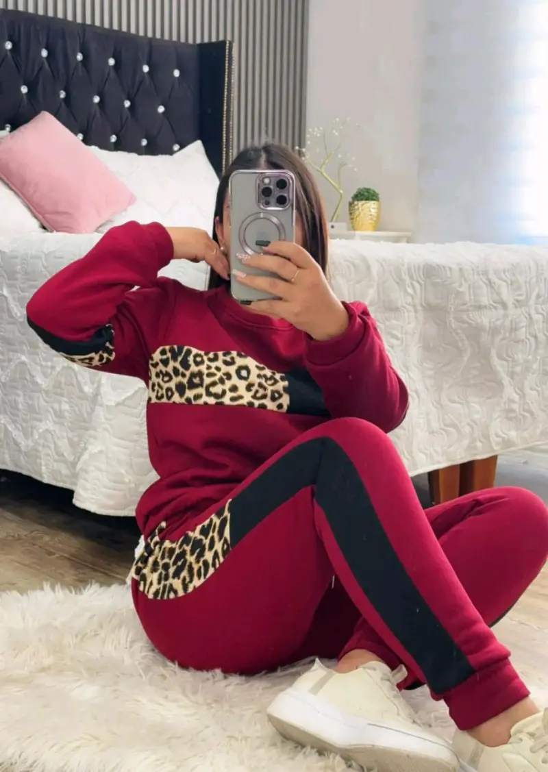 Buzo de mujer con detalle animal print - 4