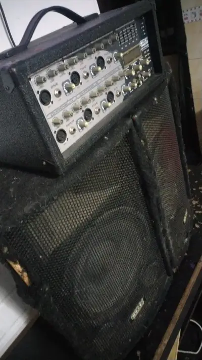 Amplificador y parlantes Coxx M813PUSB con ecualizador - miniatura 3