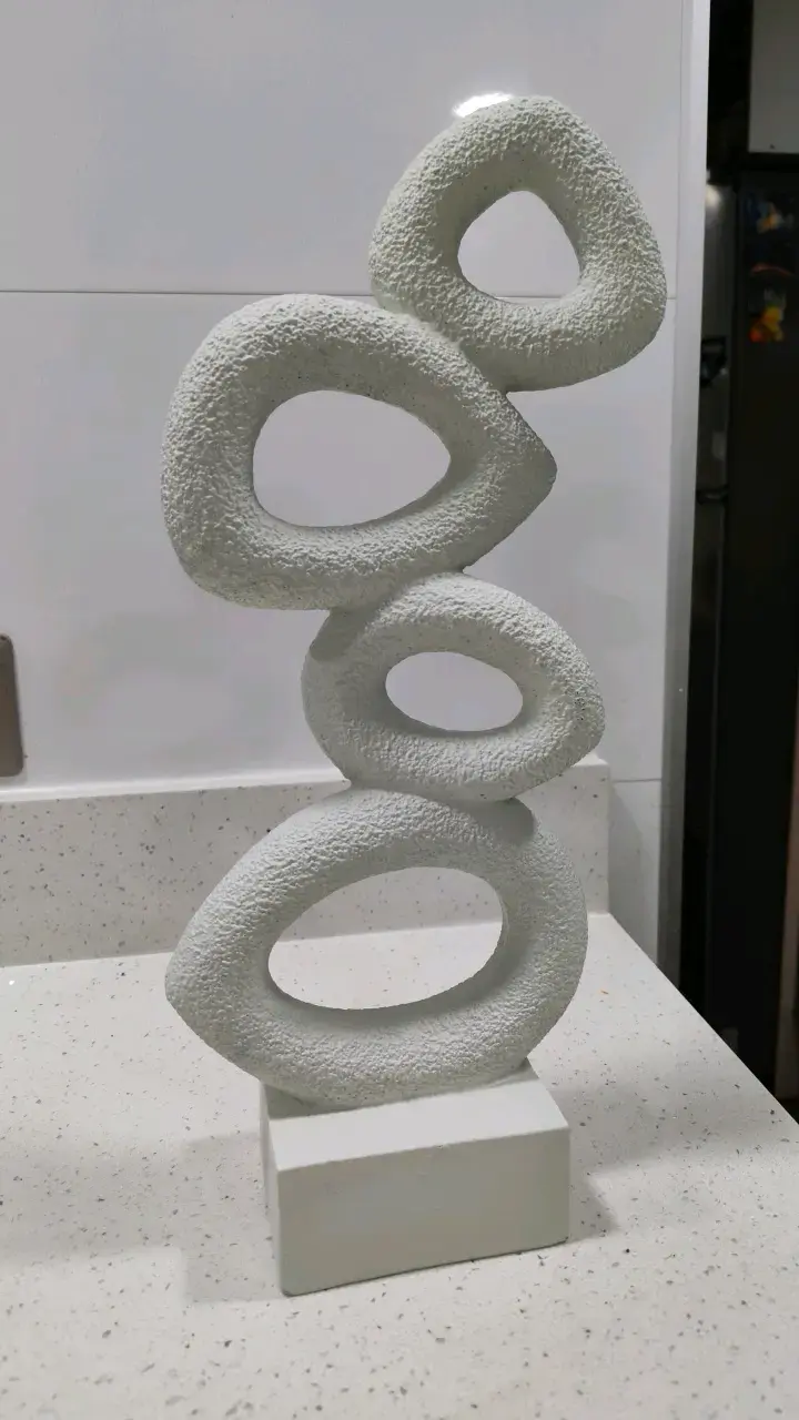 Escultura decorativa de piedra blanca moderna - 1