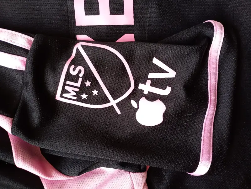 Camiseta Adidas MLS Messi Negra y Rosa Talla S - 3