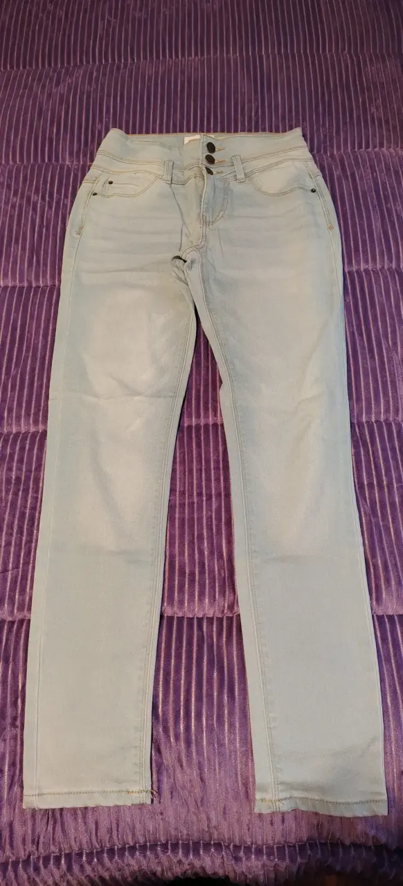Jeans ajustados celestes para mujer - 2