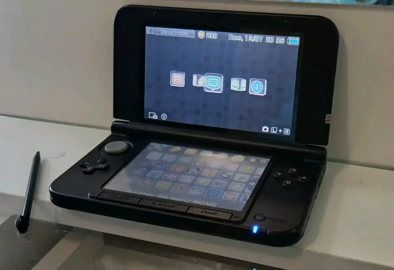 Consola portátil Nintendo 3DS XL negra - 2