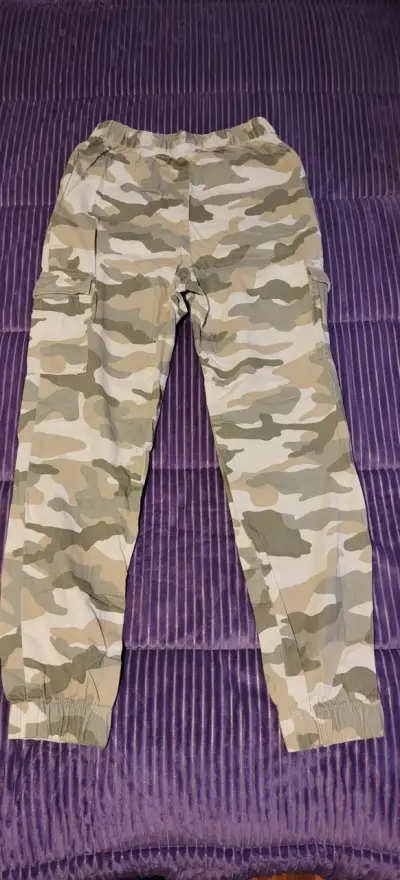 Pantalones cargo camuflados para mujer - miniatura 3