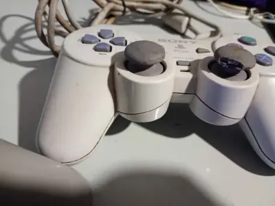 Lote Pack Dos Joysticks originales para reparar - miniatura 2