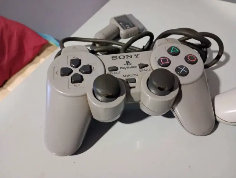Lote Pack Dos Joysticks originales para reparar - 4