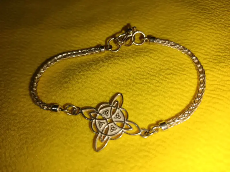 Pulsera de plata con diseño celta - 1