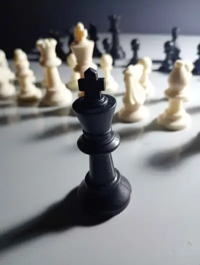 Juego de ajedrez clásico - miniatura 3
