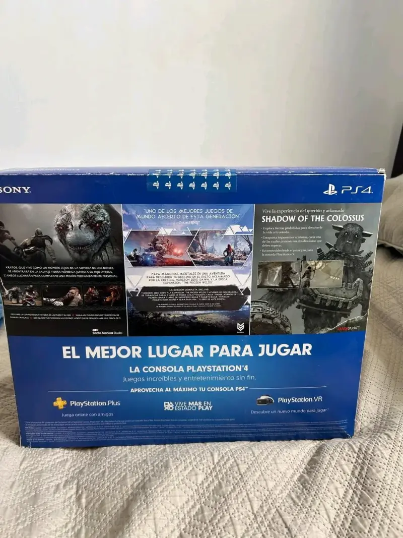 Consola Sony PS4 1TB con 3 juegos incluidos - 4