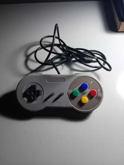 Control retro para consola de videojuegos - miniatura 2