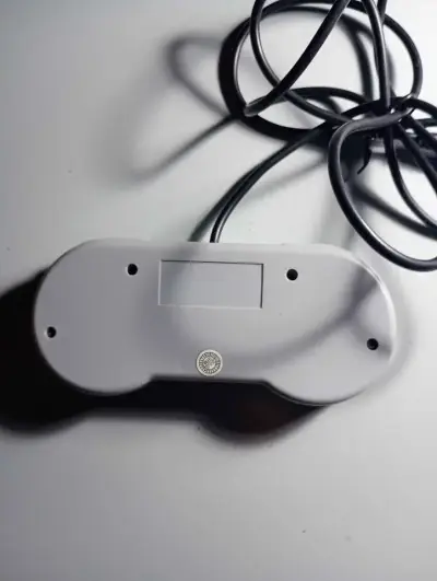 Control retro para consola de videojuegos - miniatura 3