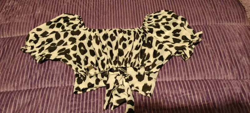 Blusa corta estampado animal print - 1