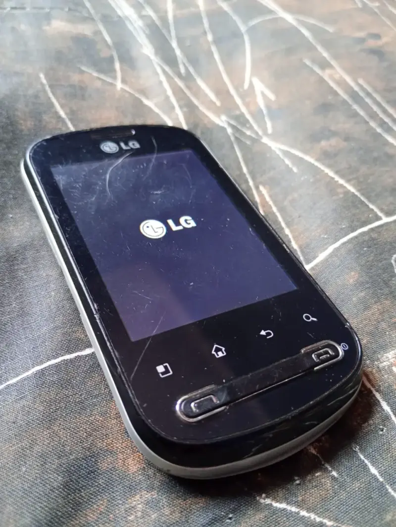 Celular LG P350 Gris Vintage Para Colección