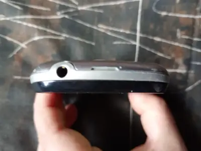 Celular LG P350 Gris Vintage Para Colección - miniatura 3