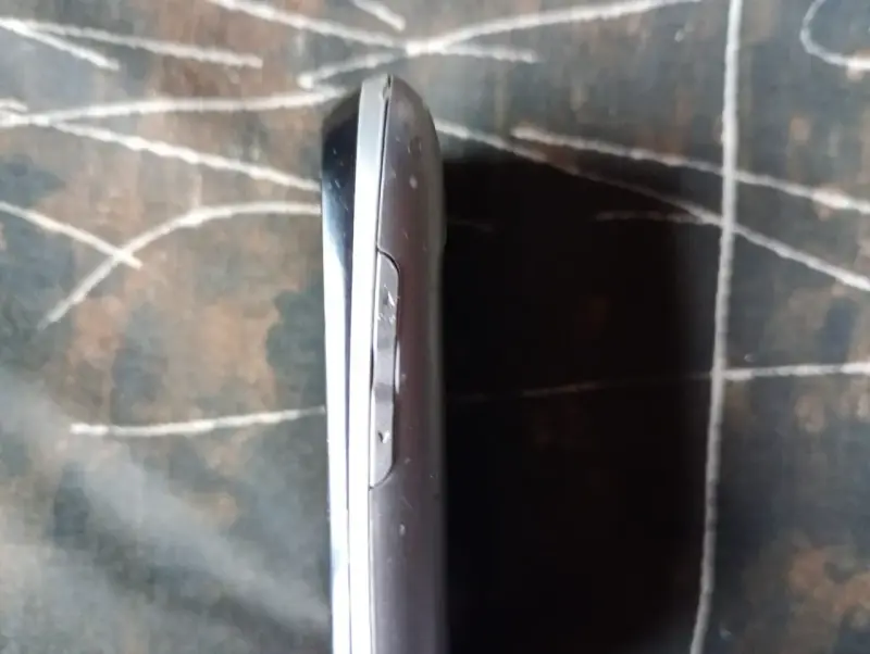 Celular LG P350 Gris Vintage Para Colección - 4