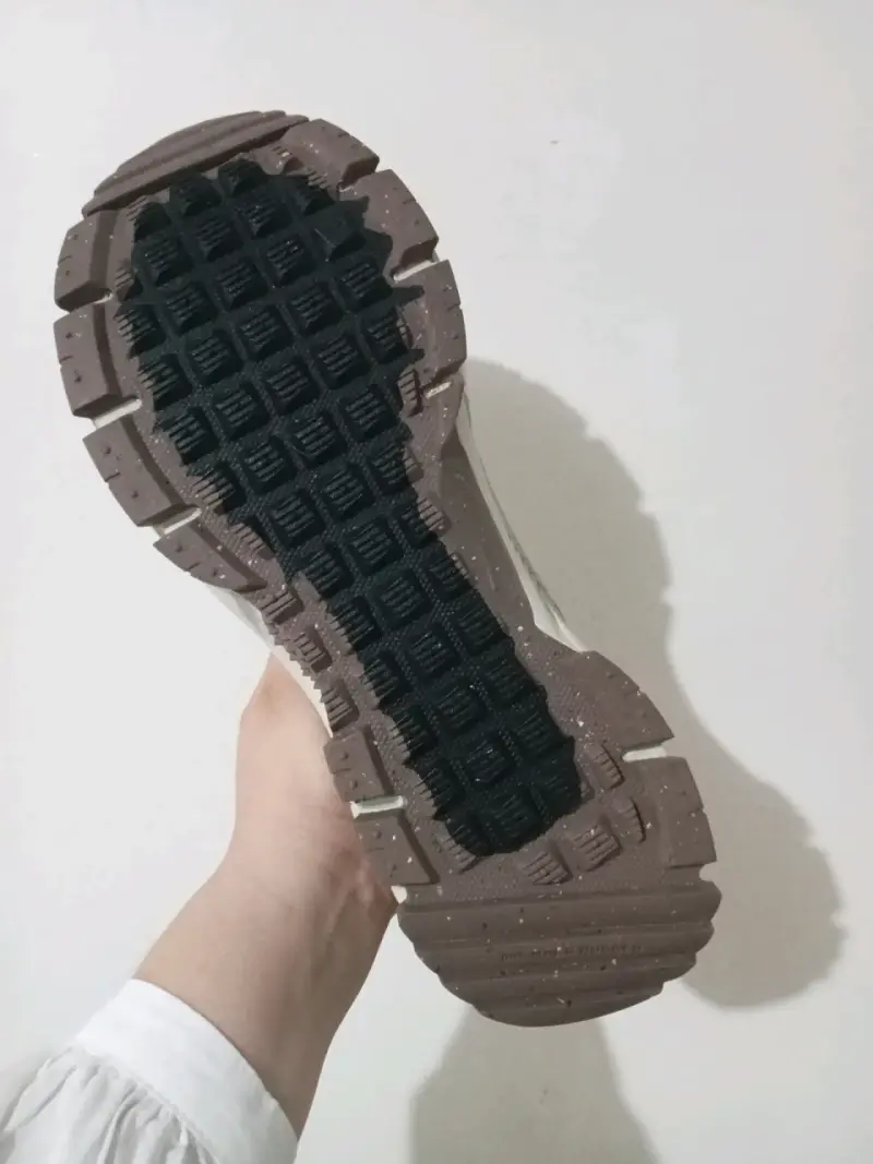 Zapatillas deportivas Nike vomero roam - 4