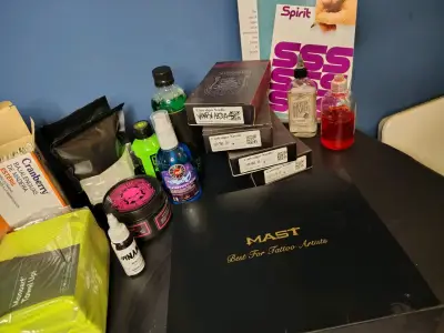 Kit completo para tatuajes con poco uso. - miniatura 1