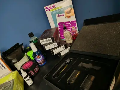 Kit completo para tatuajes con poco uso. - miniatura 2