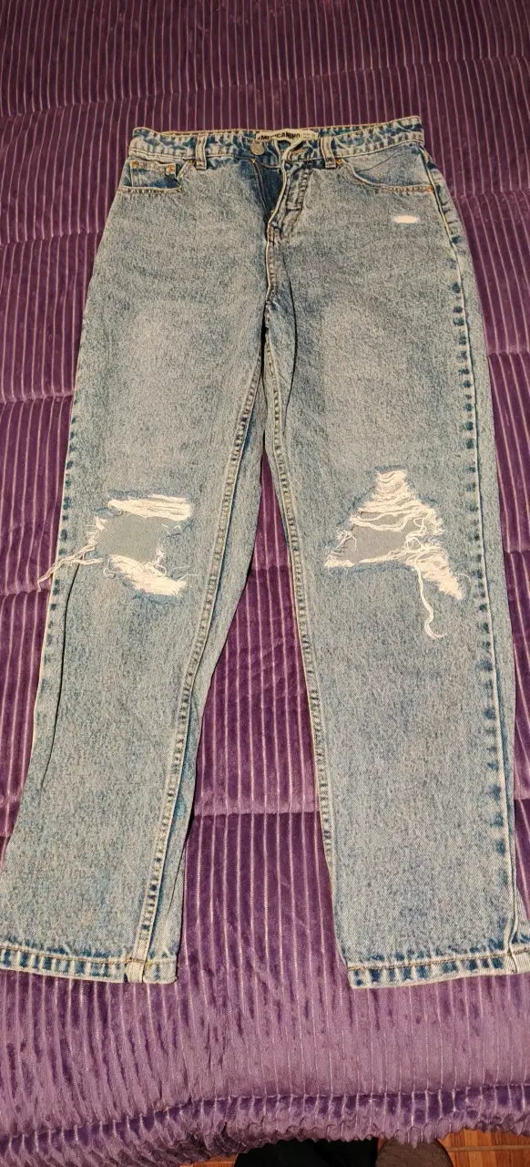 Jeans de mezclilla desgastados para mujer - 2