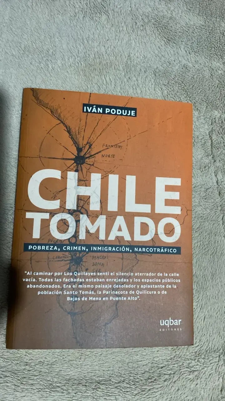 Libros 'Chile Tomado' y 'G3 Honor y Traición' - 2