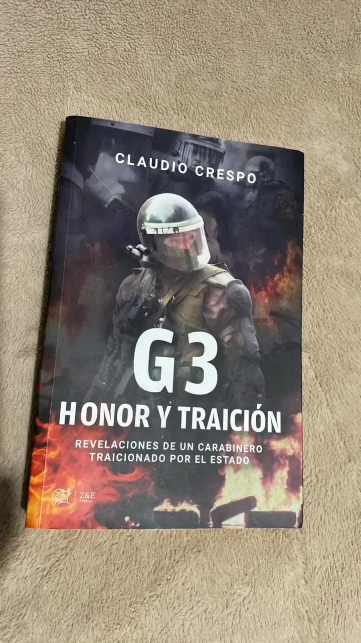 Libros 'Chile Tomado' y 'G3 Honor y Traición' - 3
