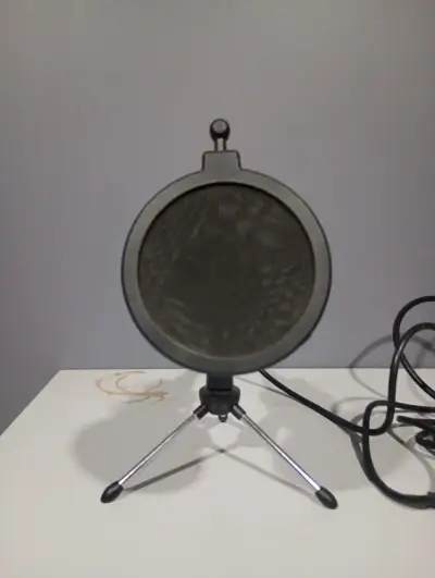 Micrófono Condensador con Soporte Profesional - miniatura 2