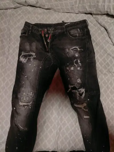 Jeans negros semi nuevos Dsquared2 para hombre - miniatura 1