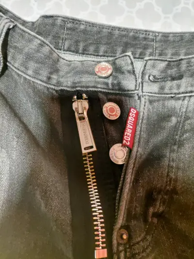 Jeans negros semi nuevos Dsquared2 para hombre - miniatura 8
