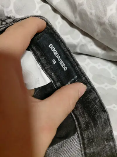 Jeans negros semi nuevos Dsquared2 para hombre - miniatura 10