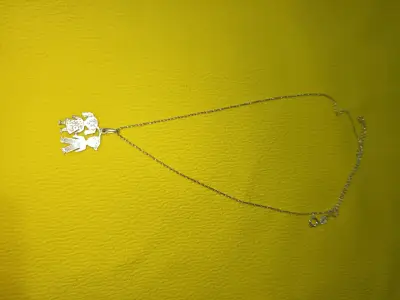 Collar de plata chilena con colgante de niños - miniatura 3