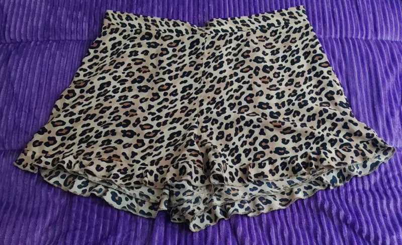 Shorts de mujer con estampado animal print - 2