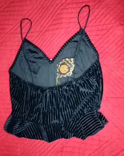 Top de terciopelo negro con tirantes - miniatura 2