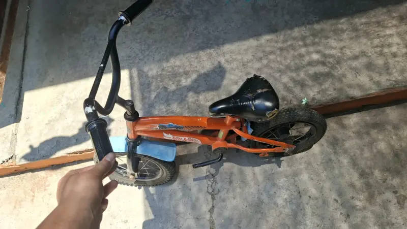 Bicicleta infantil Hot Wheels naranja - 2