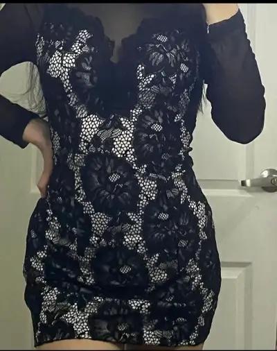 Vestido corto de encaje floral negro y azul - miniatura 1