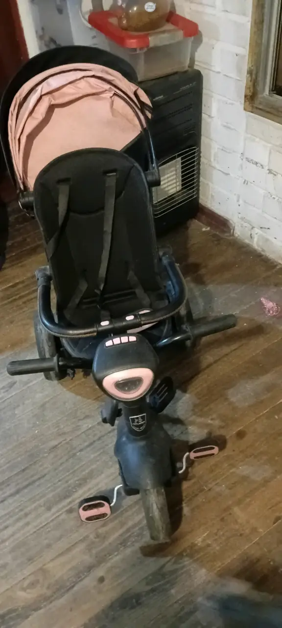 Triciclo para niños con asiento cómodo