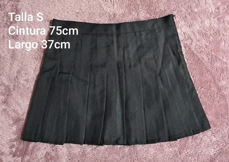 Falda negra plisada talla S