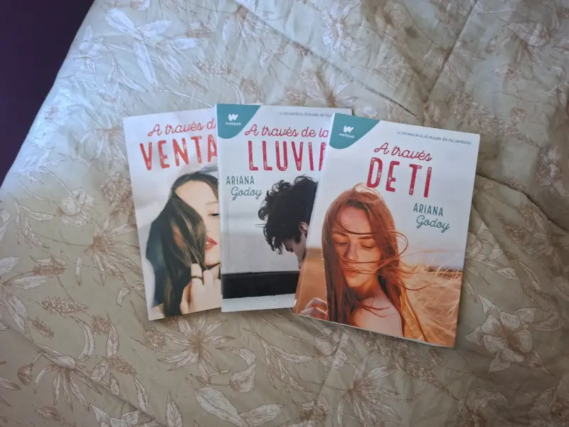Trilogía de libros 'A través de' por Ariana Godoy - 1