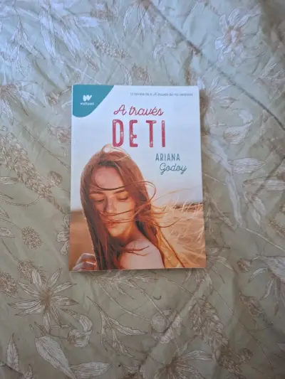 Trilogía de libros 'A través de' por Ariana Godoy - miniatura 4