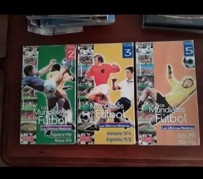 Colección de libros Los Mundiales de Fútbol Volúmenes 2, 3 y 5 - miniatura 1