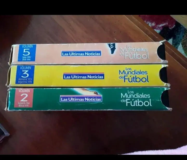 Colección de libros Los Mundiales de Fútbol Volúmenes 2, 3 y 5 - 3