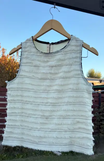 Blusa sin mangas Zara Basic blanca con textura - miniatura 1